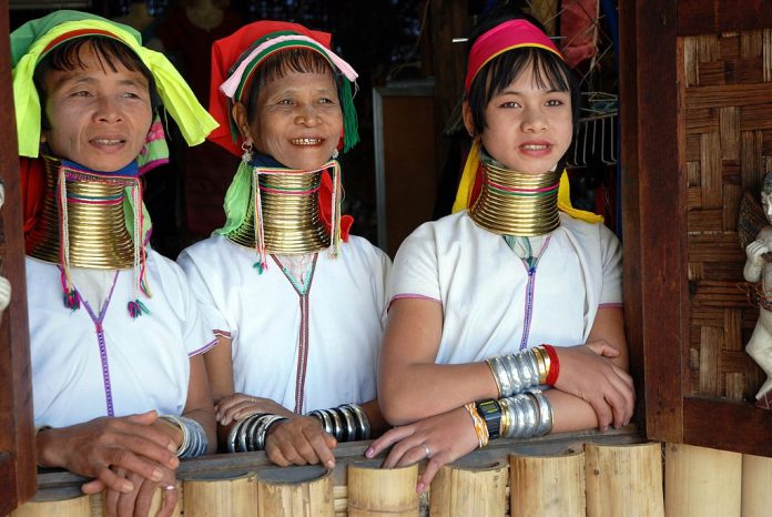 1024px-Kayan_women_Burma_1.jpg