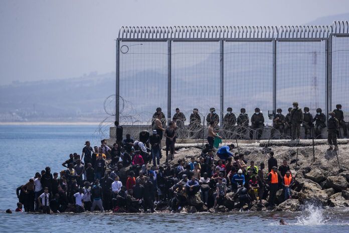¡CEUTA SE PUDRE! Y ESPAÑA Y EUROPA LO CONSIENTEN