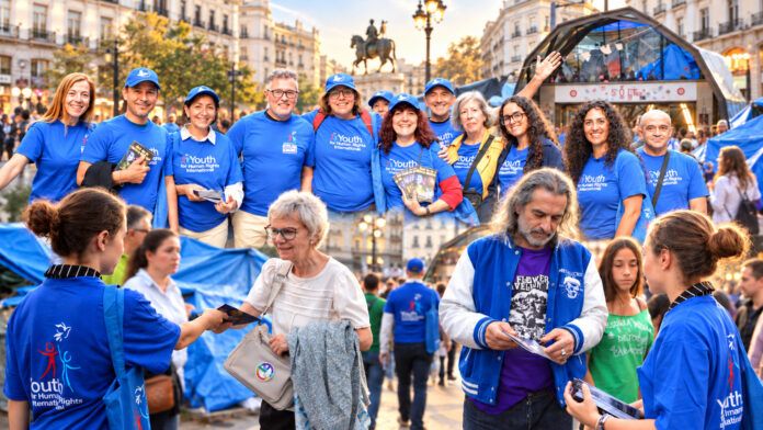 Voluntarios de Scientology llevan la educación en derechos humanos a las calles de Madrid en medio del debate sobre la vivienda